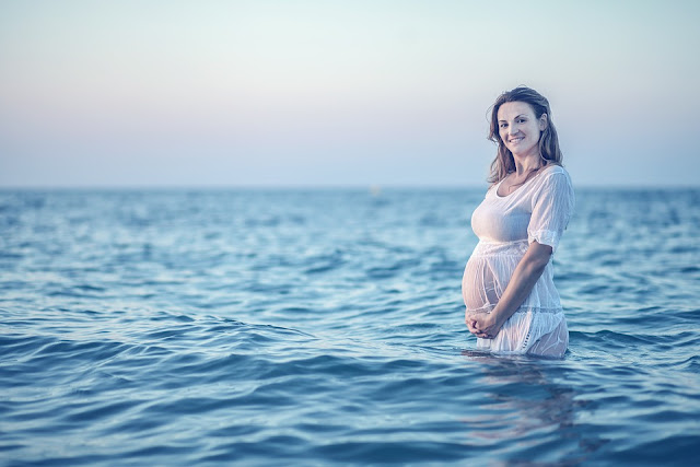 ideas for maternity shoot